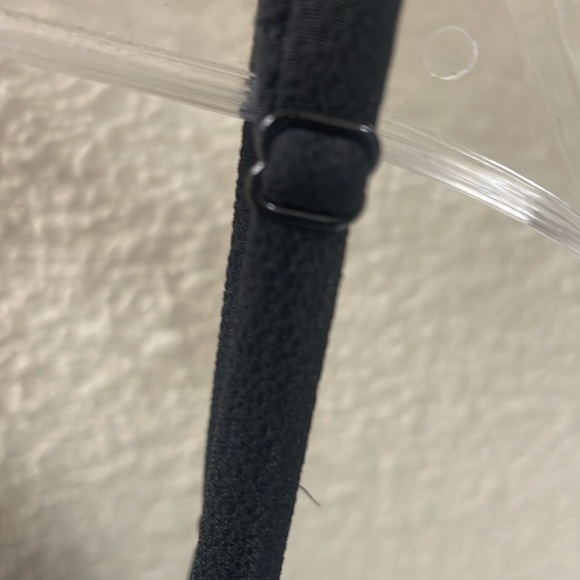 Bobeau Petite Large Black and White Open shoulder top . NEW no tags Never worn - Picture 4 of 5